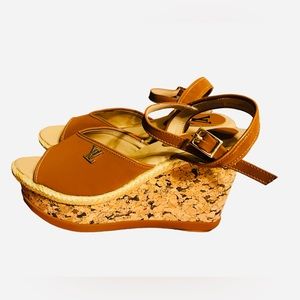 LV platform sandals size 39/ US9